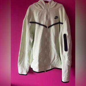 Nike White Bomber Jacket with Sporty Style
